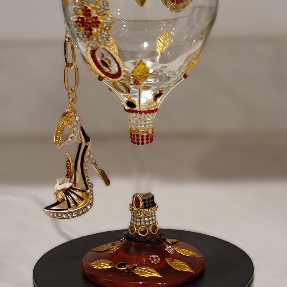 Elegant Gold and Red Wine Glass with Shoe Charm